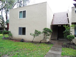Building Photo - 296 Tradewinds Dr