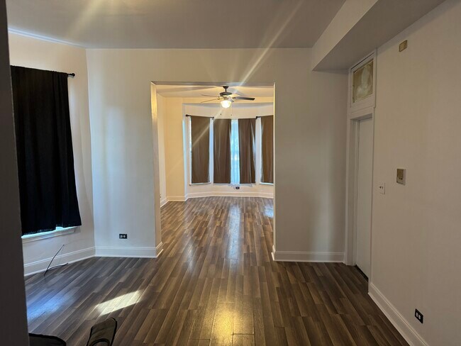 Foto del edificio - 635 W 62nd St