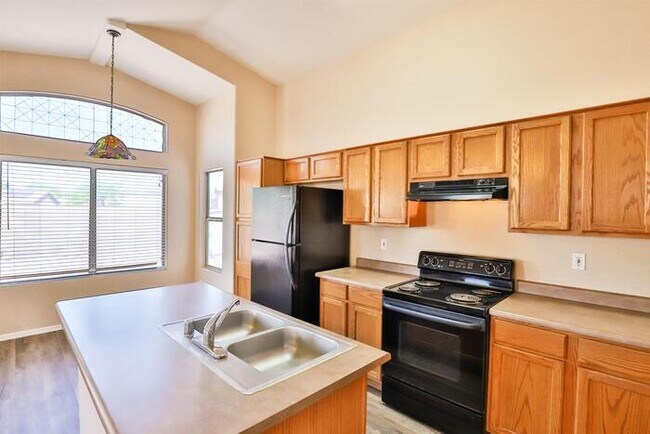 Foto del edificio - 14919 N 149th Dr