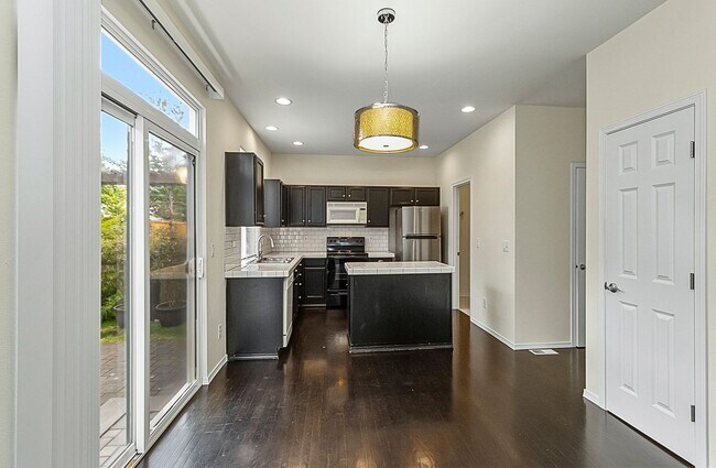 Building Photo - 2 Story home for rent in Silver Firs