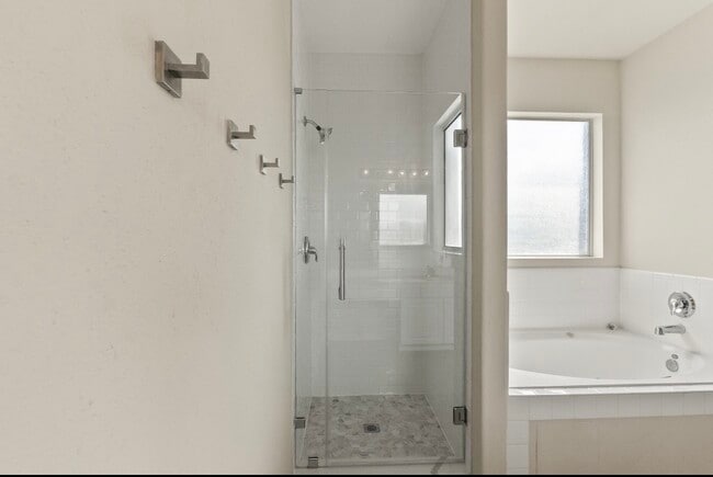 Building Photo - 21627 Cozy Hollow Ln