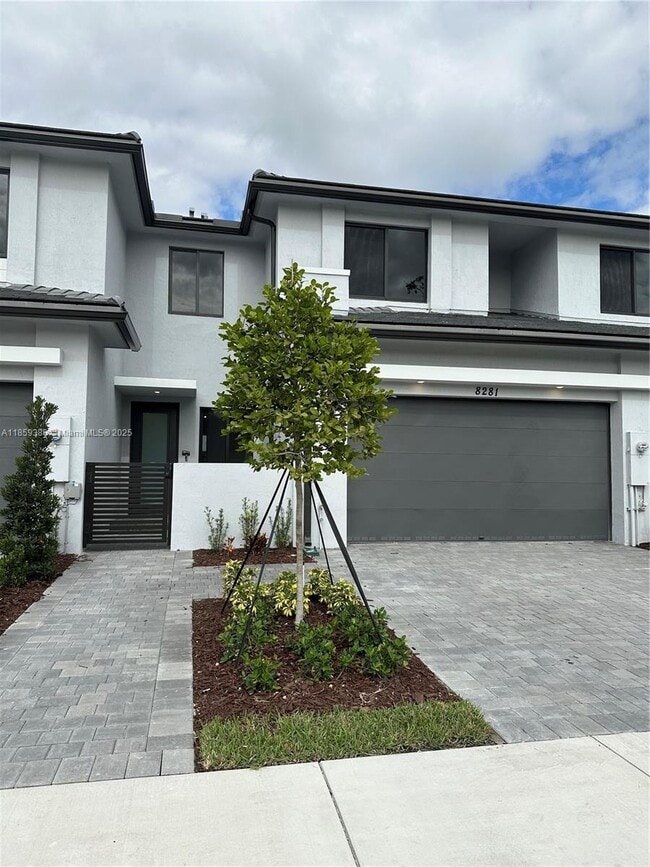 Foto del edificio - 8281 SW 121st Ter