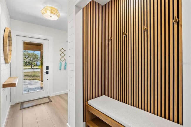 Foto del edificio - 2641 Hyde Park St