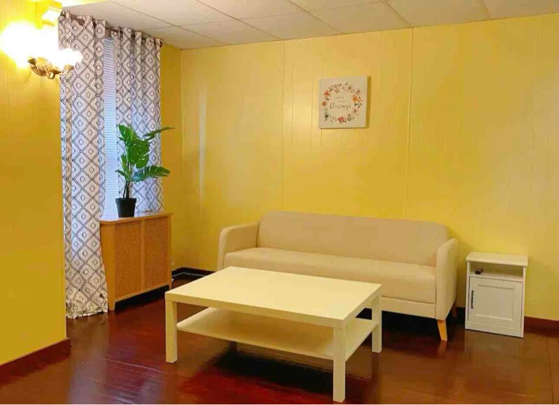 Foto principal - 5432 Baywood St