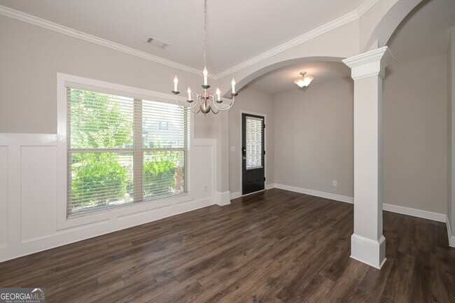 Building Photo - 707 Overlook Gln Dr
