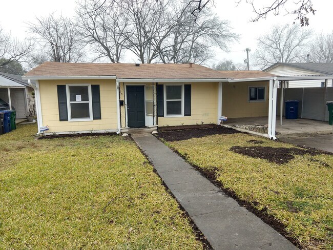 Building Photo - 250 Redrock Dr