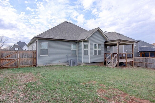 Building Photo - Sharp 3bed 2 ba.  upgrades throughout.