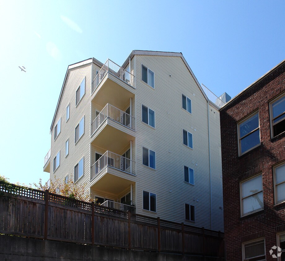 Foto del edificio - Broadway Park Apartments