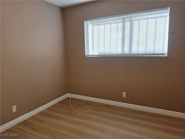 Foto del edificio - 489 North Cir