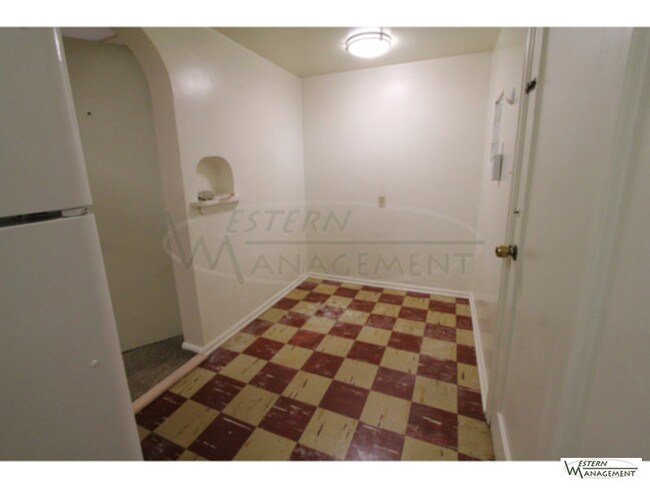 Building Photo - All utilities included!