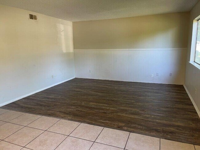 Foto del edificio - 9508 Emerald Park Dr