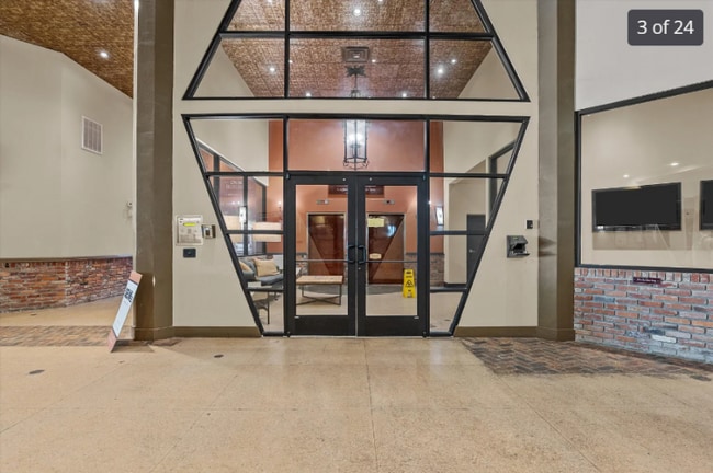Building Photo - 936 Broad St