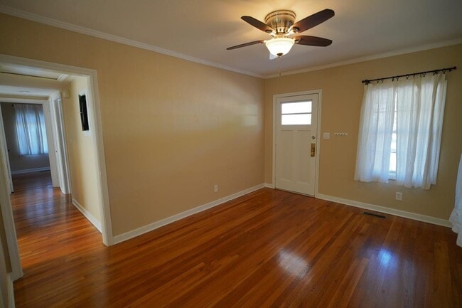 Building Photo - 525 Truett Dr