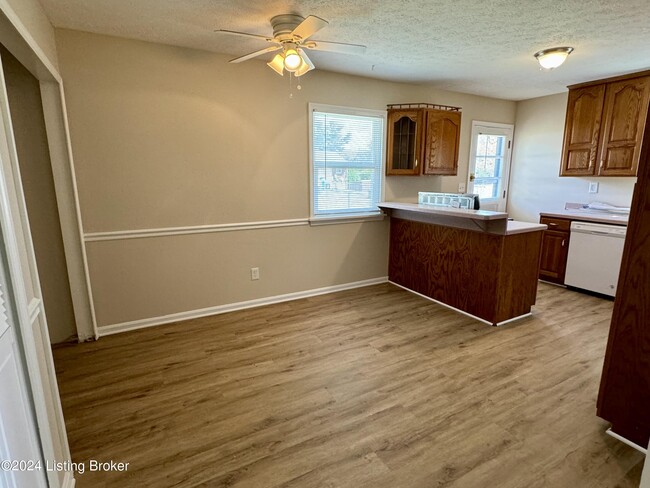 Building Photo - 8413 Cloverport Dr