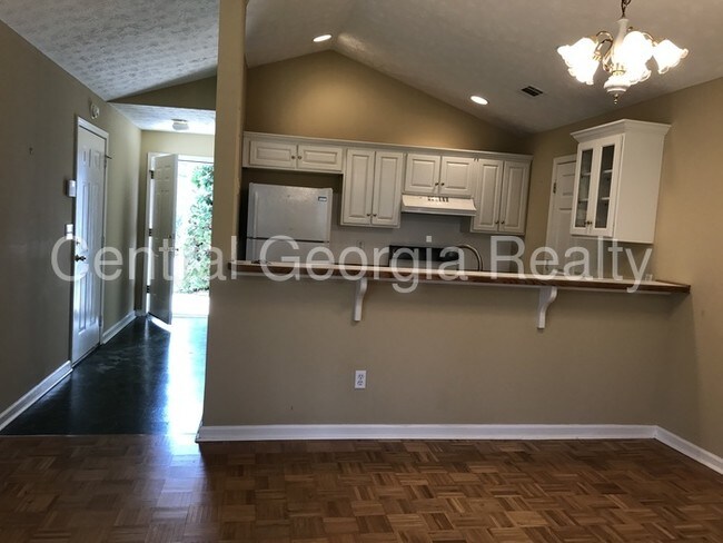 Foto del edificio - 300 Woodland Ridge Cir