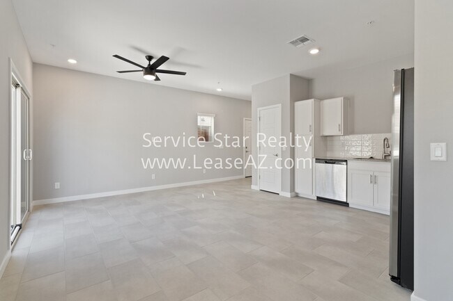 Foto del edificio - 8283 N 22nd Dr