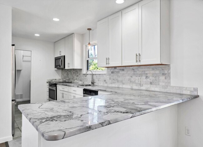 Building Photo - 309 Pontevedra Ln