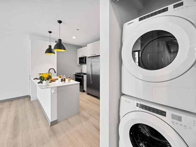 Foto del edificio - 2145 N Elston Ave