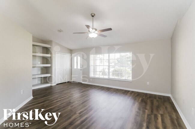 Foto del edificio - 11040 Red Coach St