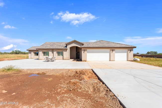 Building Photo - 8373 E Sunwing Ridge Dr