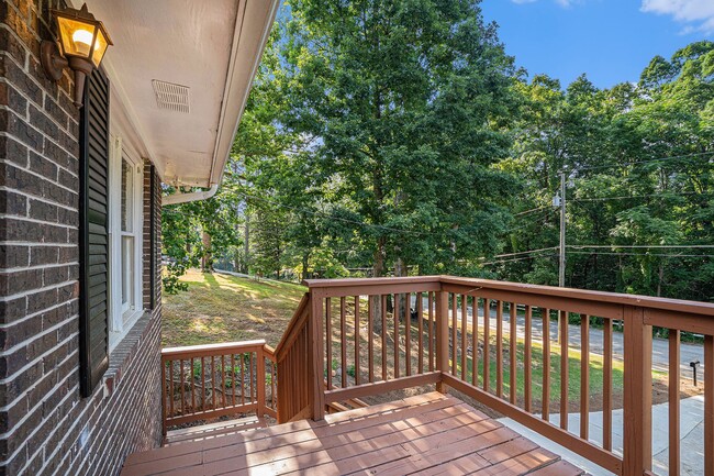 Building Photo - Fully Renovated 3BR/2BA in Forest Park!