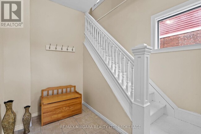 Building Photo - 47 Chaplin Ave