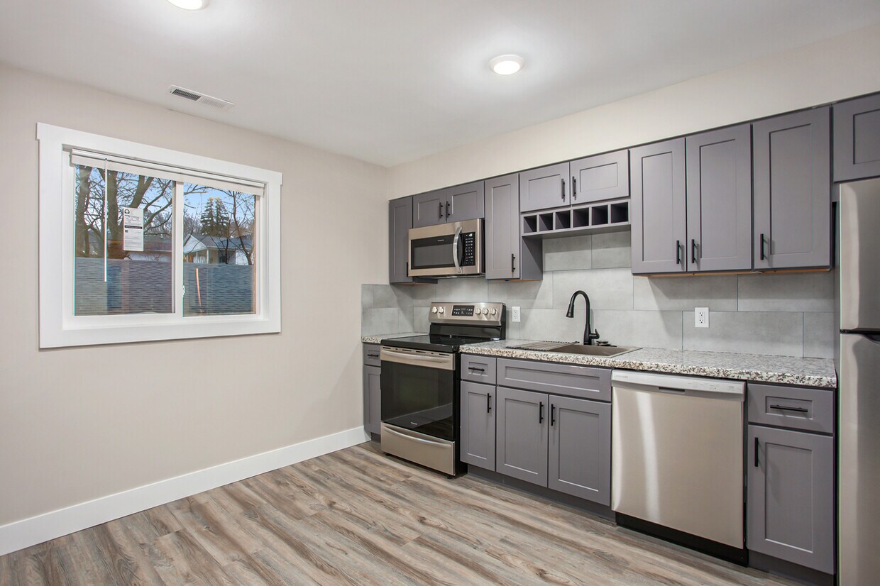 154 S Fremont St NE, Rockford, MI 49341 Apartments in Rockford, MI