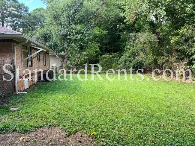 Photo - 1786 Lynn Ln House