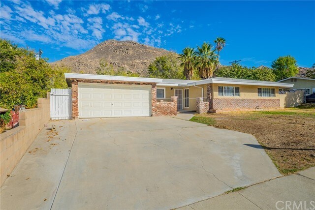 Building Photo - 639 Glenhill Dr