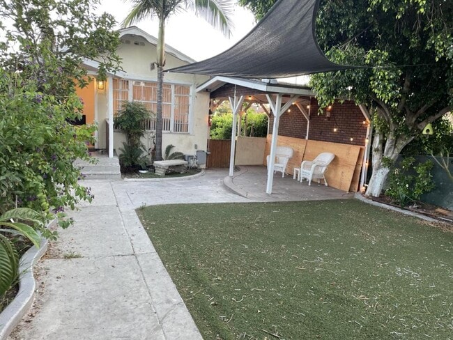 Building Photo - 4037 1/2 National Ave, Upstairs, San Diego, CA 92113