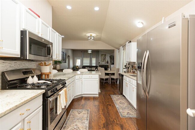 Building Photo - 5067 Blue Spruce Hill St
