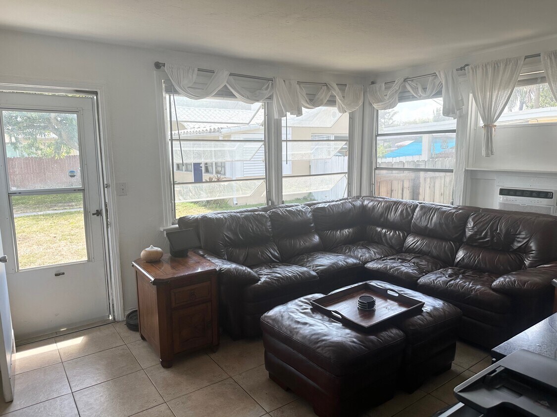 Foto principal - 1033 NE 17th Ave