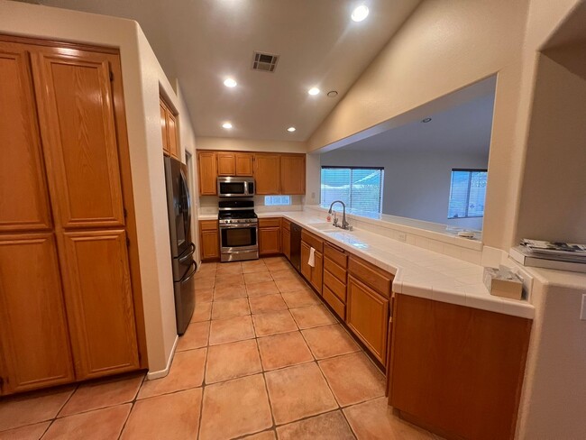 Building Photo - 3BR/2BA + DEN IN CROWN HILLS, Alpine WITH ...
