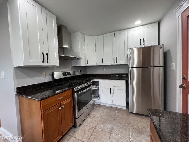 Building Photo - 3 br, 1 bath Condo - 53 S Waverly St 2 Unit 2