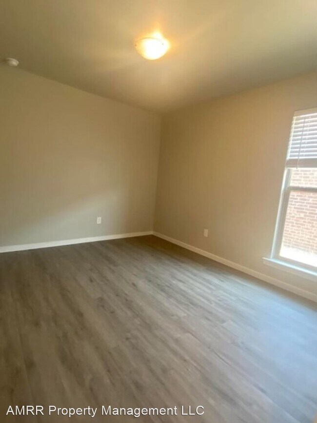 Foto del edificio - 3 br, 2 bath House - 2004 Kenwood Avenue