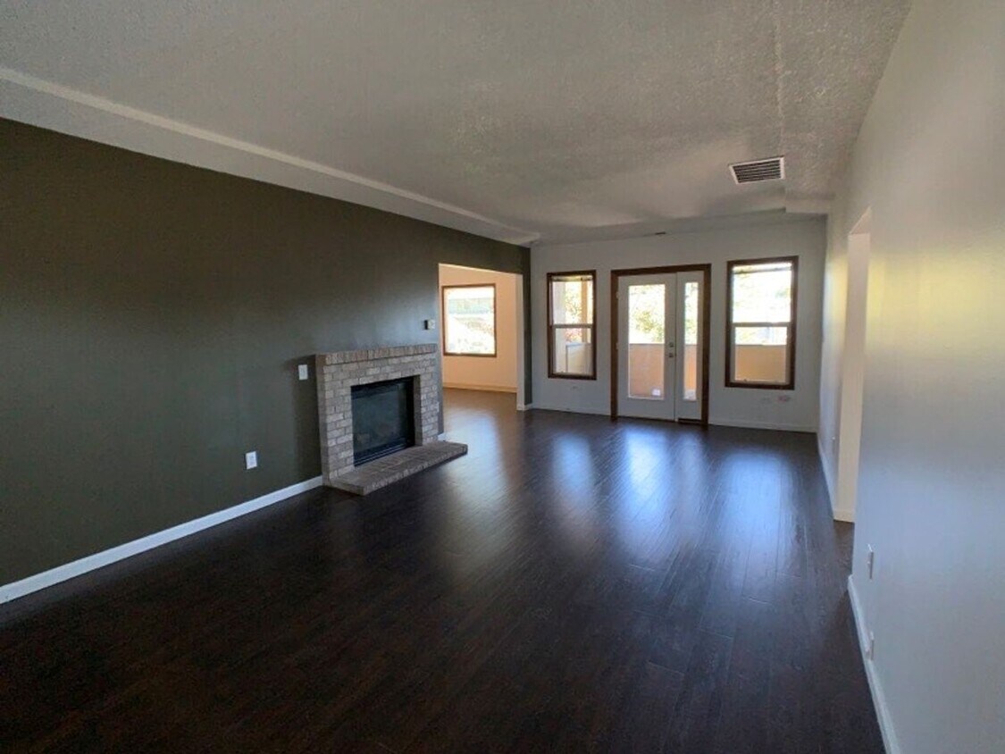 Foto principal - 2821 NE 58th Ave