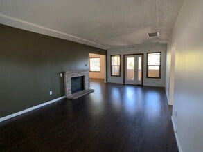 Building Photo - 2821 NE 58th Ave