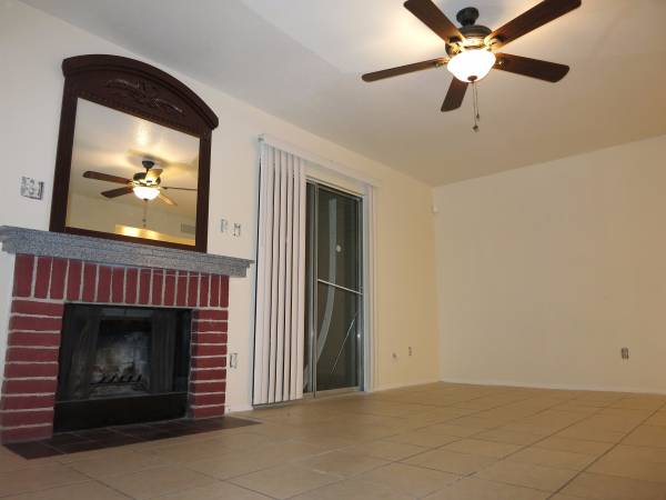 Building Photo - Ashford Meadows - New Paint, wash/dry, tile!