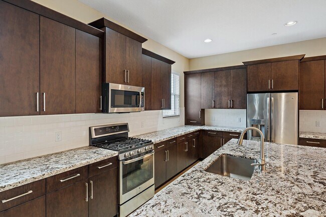 Foto del edificio - 7112 Edison Pl