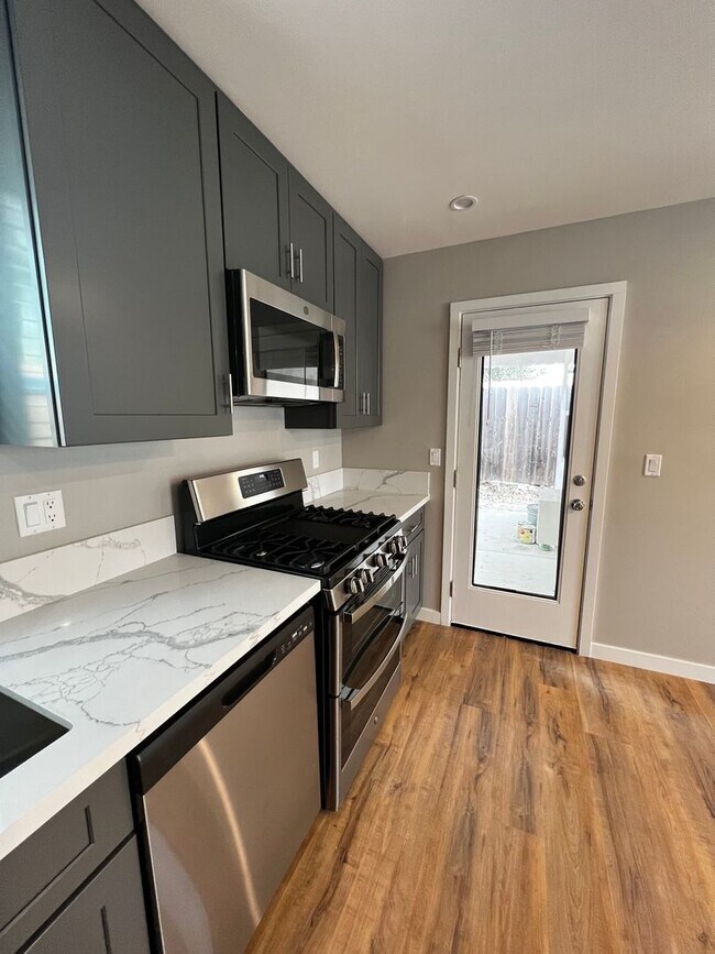 Building Photo - You cannot beat this price $1125.00 per ro...