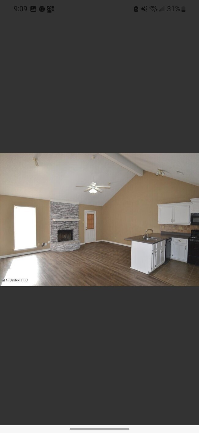 Building Photo - 489 Blair Dr