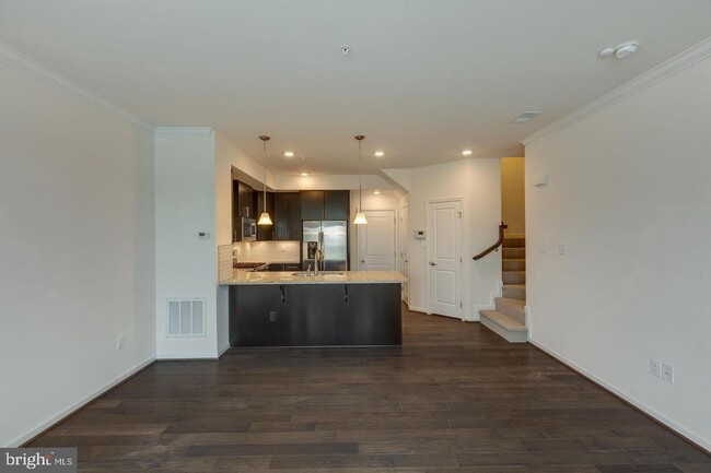 Building Photo - 13750 Atlantis St
