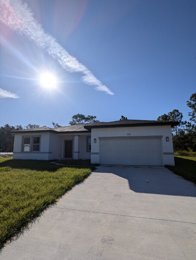 Foto del edificio - Beautiful and Secluded Poinciana Home for Rent