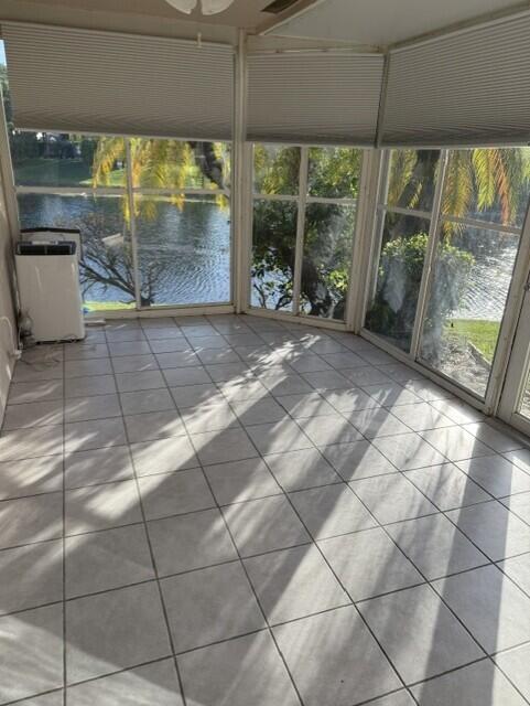 Foto del edificio - 1045 Island Manor Dr