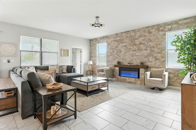 Building Photo - 2945 Fable St