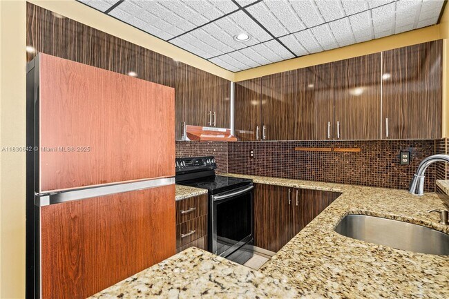 Building Photo - 3545 NE 167th St