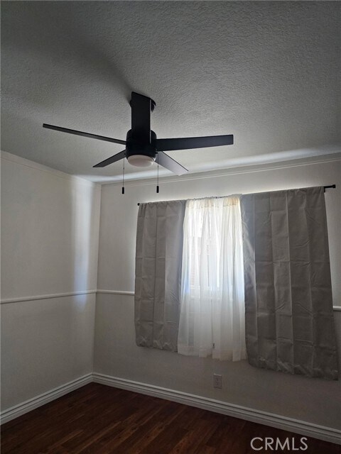 Foto del edificio - 1122 Whitcomb Ave
