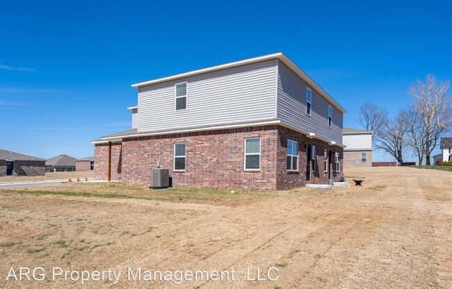 Building Photo - 3 br, 2.5 bath House - 2701B N Sidney Street