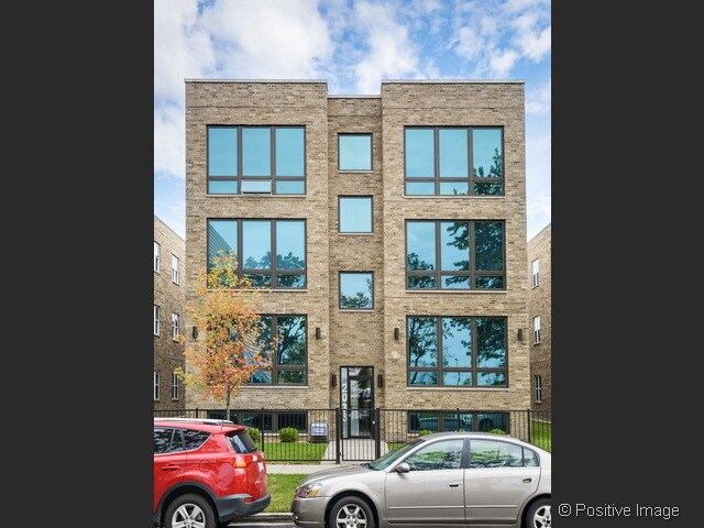Primary Photo - 2025 N Natchez Ave