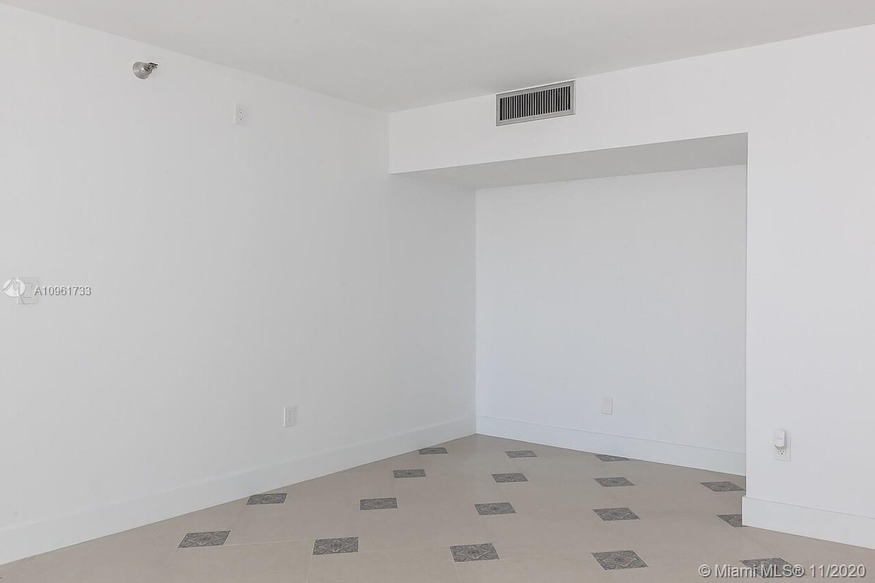 Primary Photo - WATERVIEW CONDO